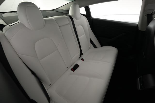 2021 Tesla Model 3 — photo 4 of 24