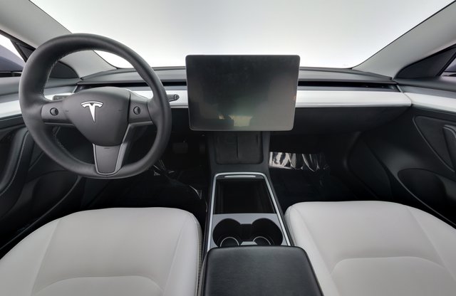 2021 Tesla Model 3 — photo 21 of 24