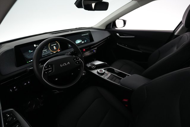 2024 Kia EV6 — photo 18 of 21