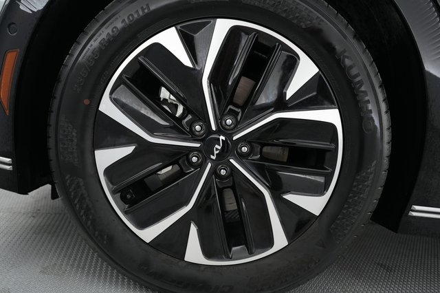 2024 Kia EV6 — photo 16 of 21