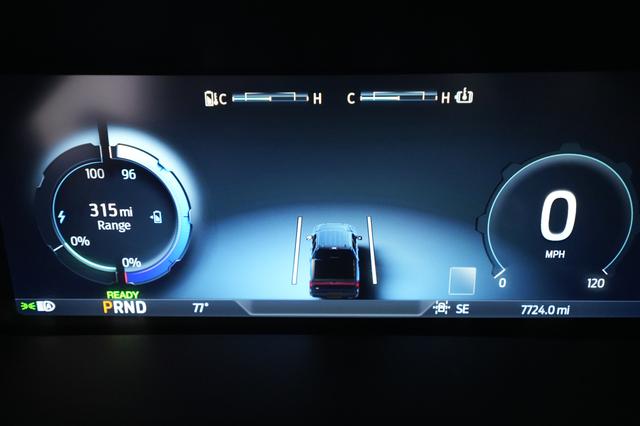 2023 Ford F-150 Lightning — photo 5 of 15