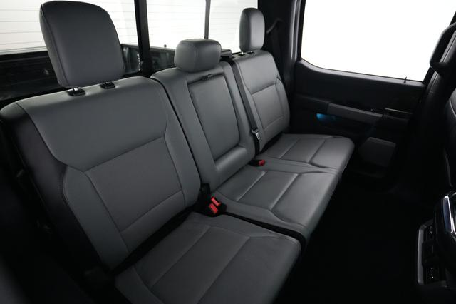 2023 Ford F-150 Lightning — photo 4 of 15