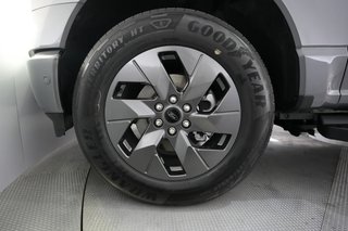 2023 Ford F-150 Lightning — photo 7 of 15