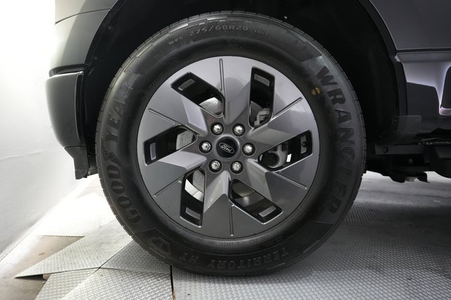 2024 Ford F-150 Lightning — photo 9 of 15