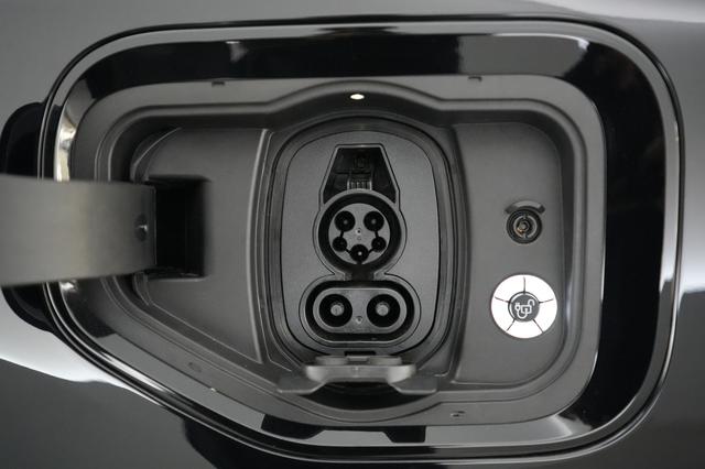 2024 Ford F-150 Lightning — photo 8 of 15