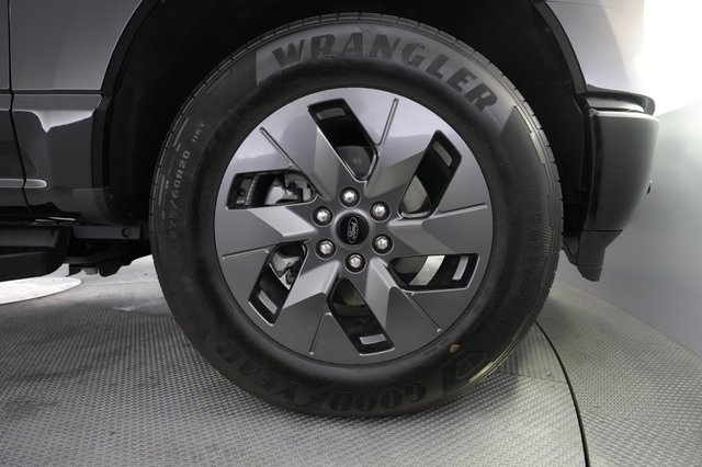 2024 Ford F-150 Lightning — photo 7 of 15