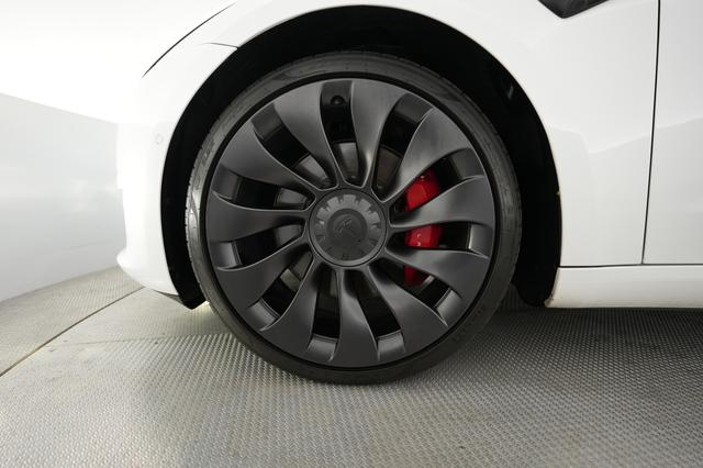 2021 Tesla Model 3 — photo 7 of 24