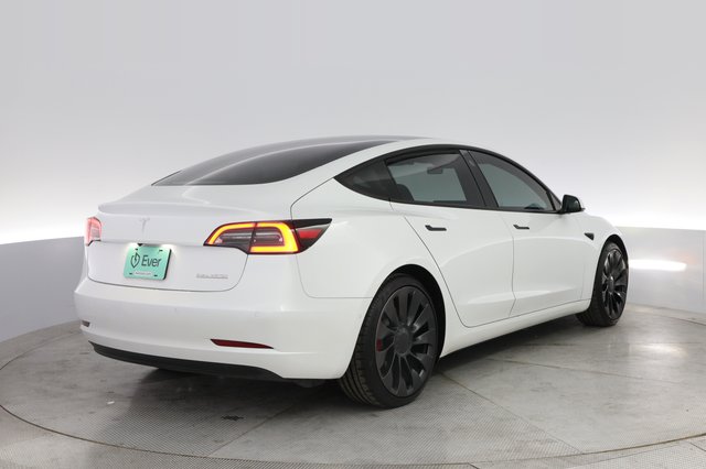 2021 Tesla Model 3 — photo 2 of 24