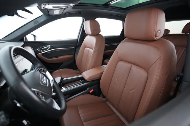 2022 Audi e-tron — photo 3 of 22