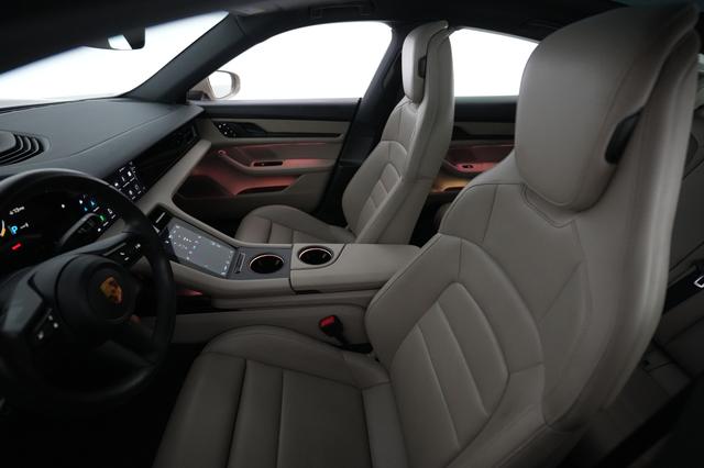2022 Porsche Taycan — photo 3 of 22
