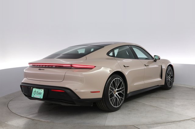 2022 Porsche Taycan — photo 2 of 22