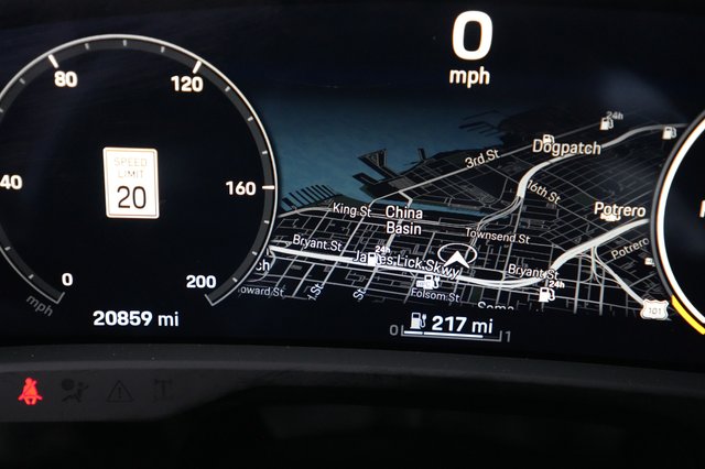 2022 Porsche Taycan — photo 5 of 22