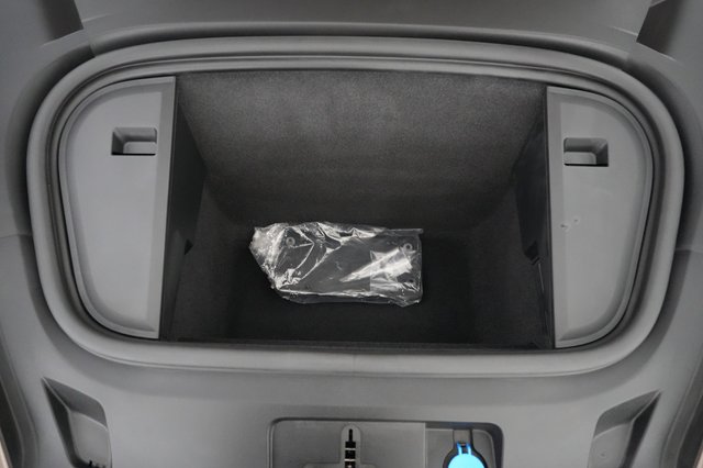 2022 Porsche Taycan — photo 21 of 22