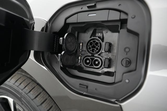 2023 Toyota bZ4X — photo 8 of 21