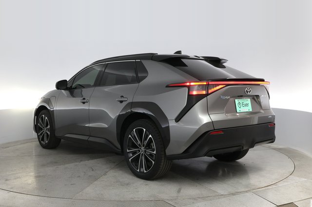 2023 Toyota bZ4X — photo 13 of 21
