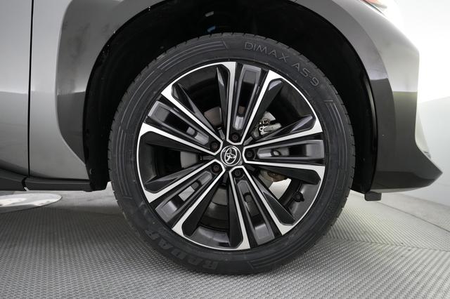 2023 Toyota bZ4X — photo 7 of 21