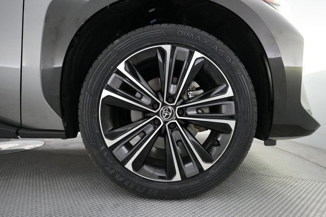2023 Toyota bZ4X — photo 7 of 21