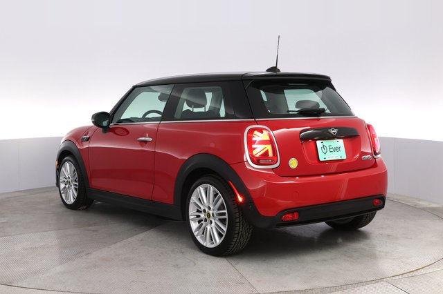2023 MINI Hardtop — photo 13 of 20