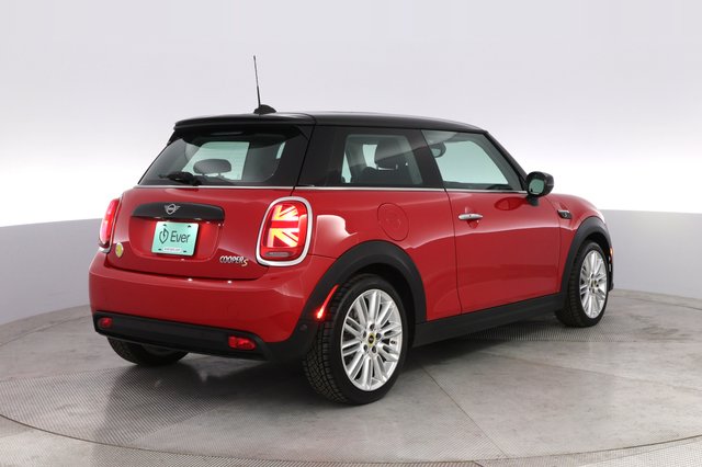 2023 MINI Hardtop — photo 2 of 20