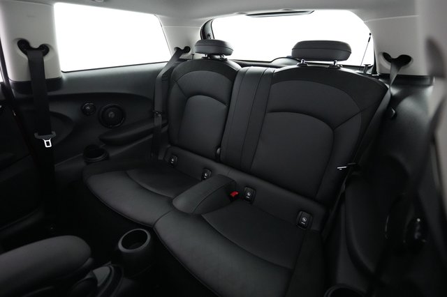 2023 MINI Hardtop — photo 19 of 20