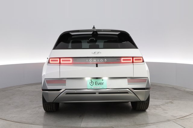2024 Hyundai IONIQ 5 — photo 12 of 21