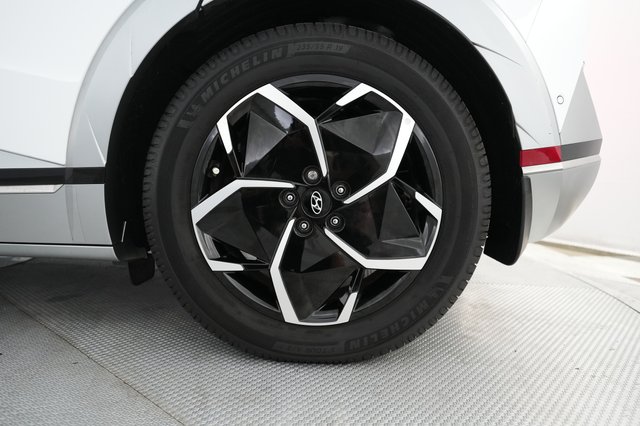 2024 Hyundai IONIQ 5 — photo 17 of 21