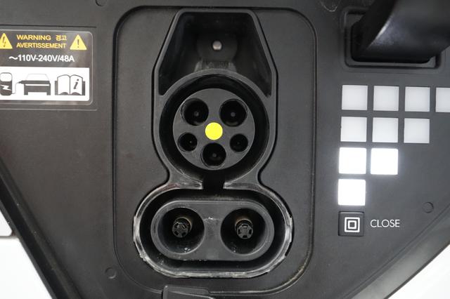 2024 Hyundai IONIQ 5 — photo 8 of 21