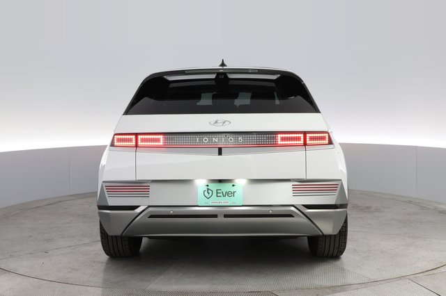 2024 Hyundai IONIQ 5 — photo 12 of 22