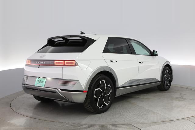 2024 Hyundai IONIQ 5 — photo 2 of 22