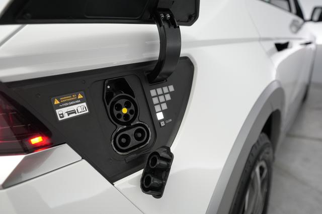 2024 Hyundai IONIQ 5 — photo 8 of 22