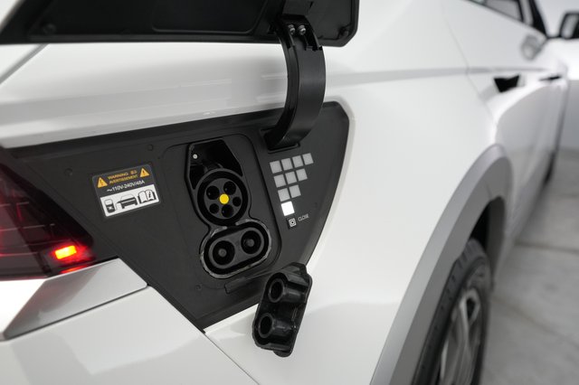 2024 Hyundai IONIQ 5 — photo 8 of 22