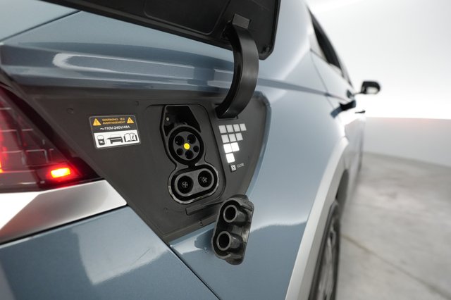 2024 Hyundai IONIQ 5 — photo 8 of 22
