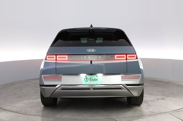 2024 Hyundai IONIQ 5 — photo 12 of 22