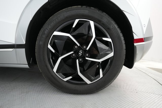 2024 Hyundai IONIQ 5 — photo 15 of 21