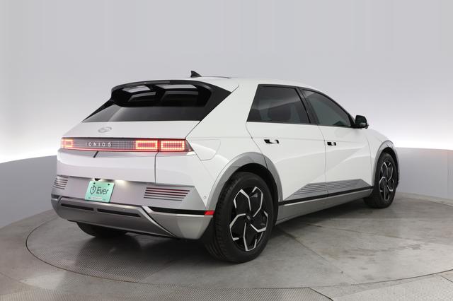 2024 Hyundai IONIQ 5 — photo 2 of 21