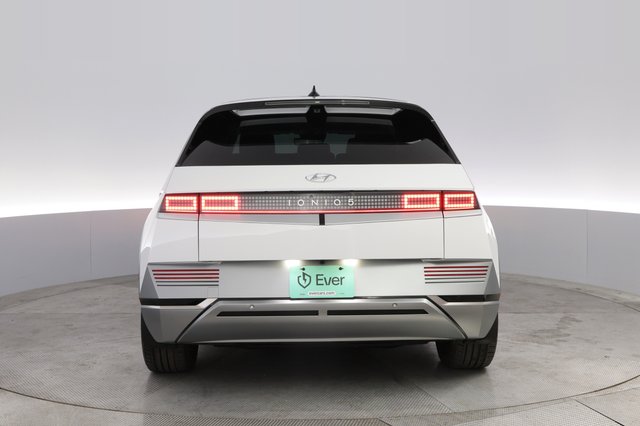 2024 Hyundai IONIQ 5 — photo 12 of 21