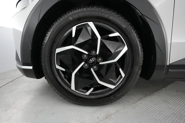 2023 Hyundai IONIQ 5 — photo 7 of 19