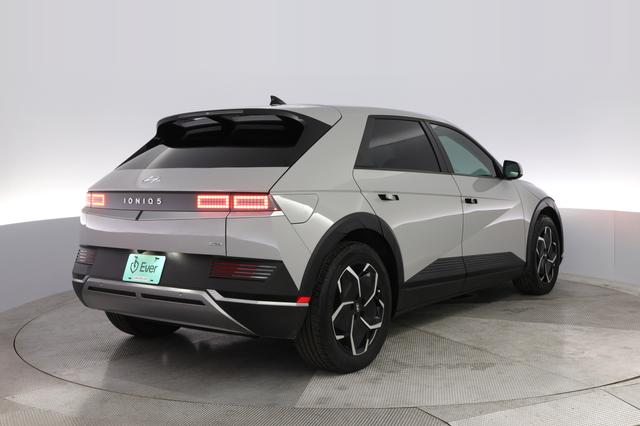 2023 Hyundai IONIQ 5 — photo 2 of 20