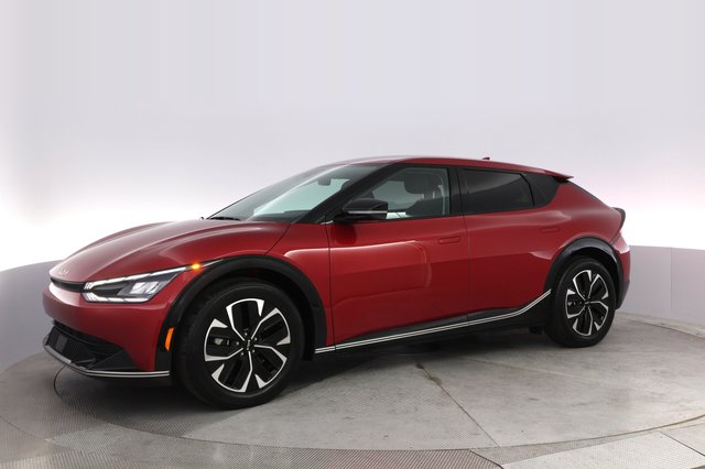 2023 Kia EV6 — photo 14 of 22