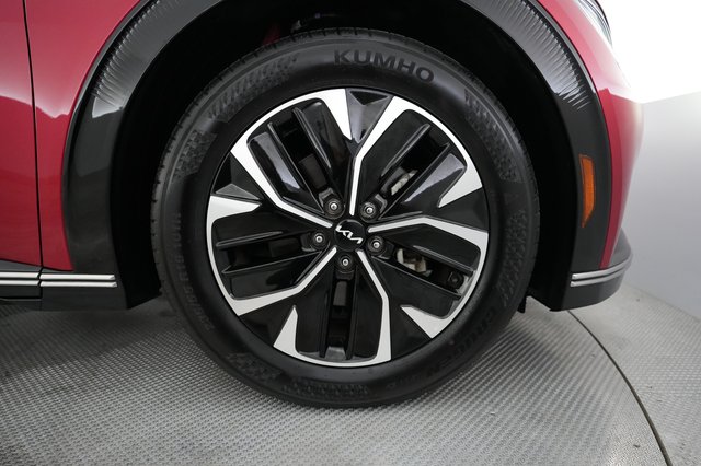 2023 Kia EV6 — photo 16 of 22