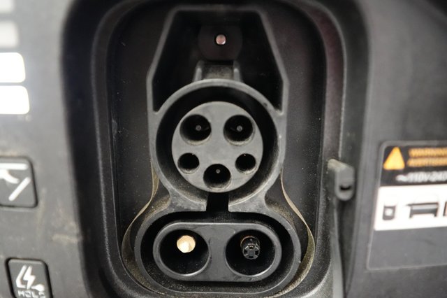 2023 Kia EV6 — photo 8 of 22