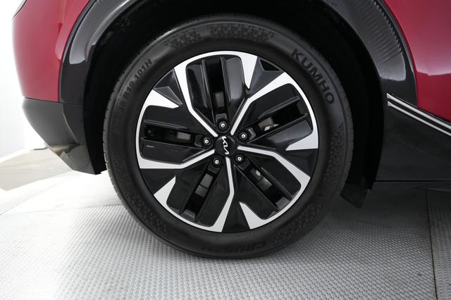 2023 Kia EV6 — photo 7 of 20