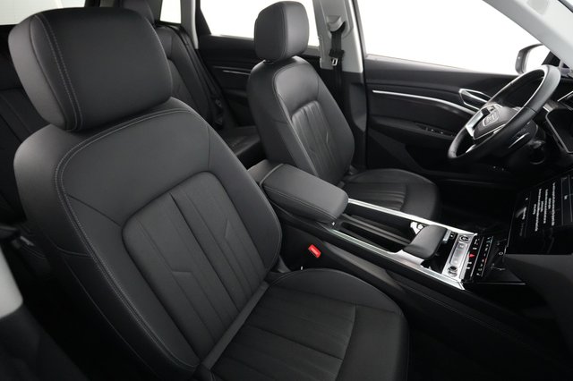 2023 Audi e-tron — photo 19 of 20