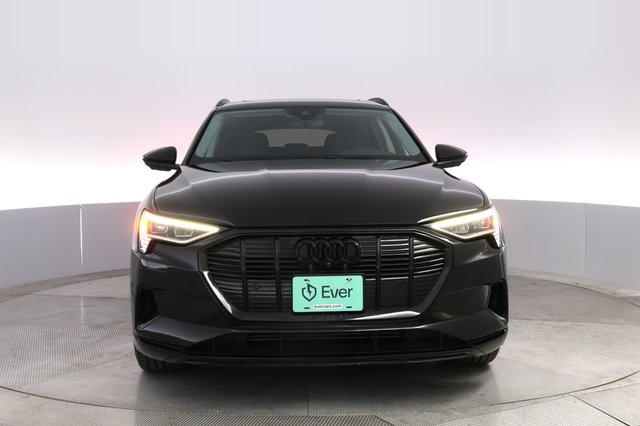 2023 Audi e-tron — photo 9 of 20