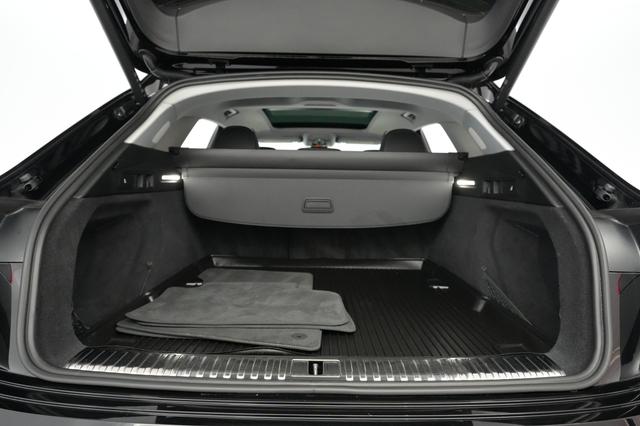 2023 Audi e-tron — photo 6 of 20