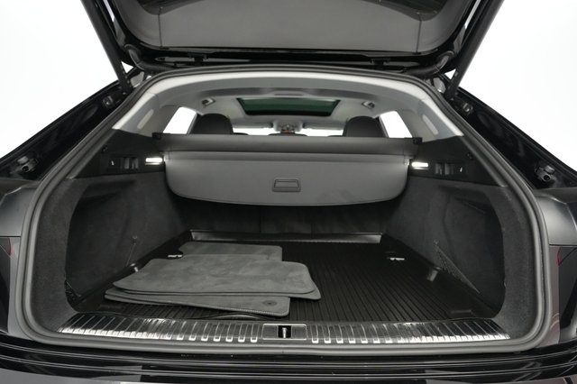 2023 Audi e-tron — photo 6 of 20