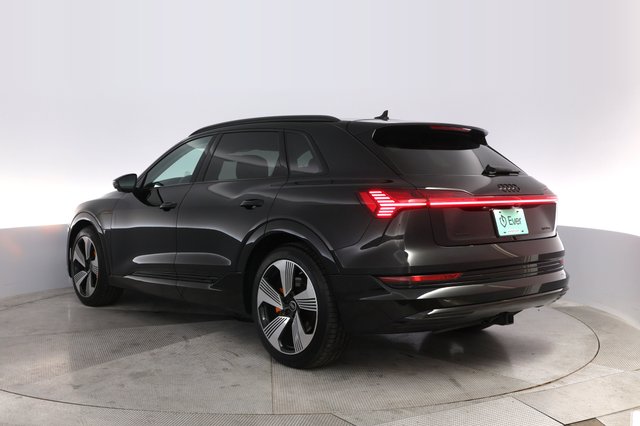 2023 Audi e-tron — photo 13 of 20