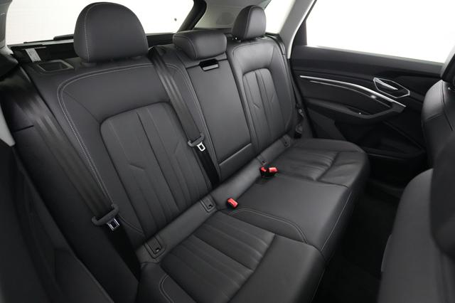 2023 Audi e-tron — photo 4 of 20