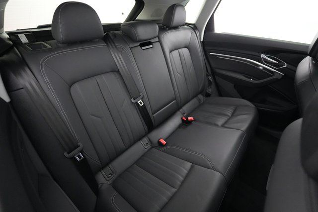 2023 Audi e-tron — photo 4 of 20