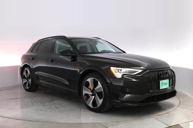 2023 Audi e-tron — photo 10 of 20